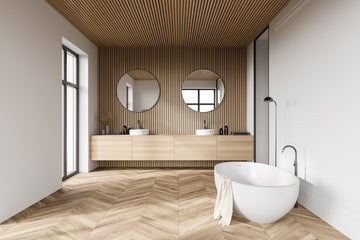 Carrelage aspect bois dans la salle de bains, 3 exemples et conseils - Solza.fr