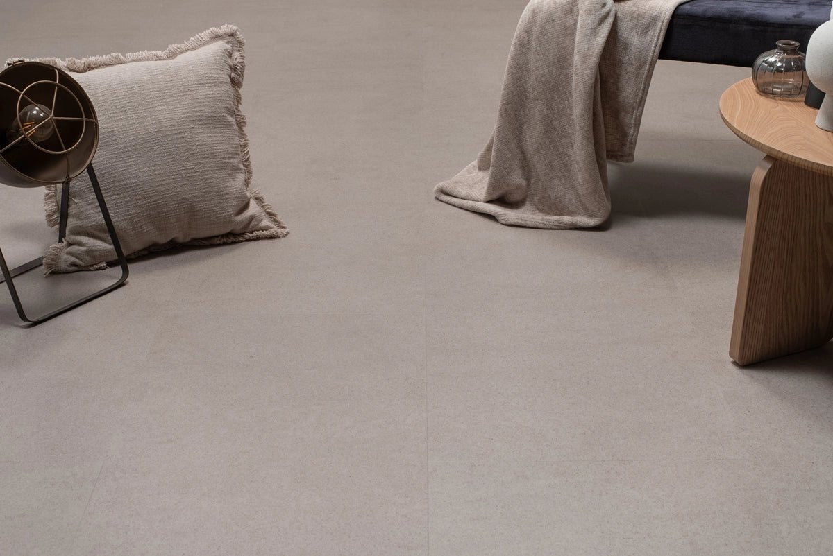 Floer Betonlook Greige Tegel PVC MEGAMAT FLR - 3612 - Solza.nl