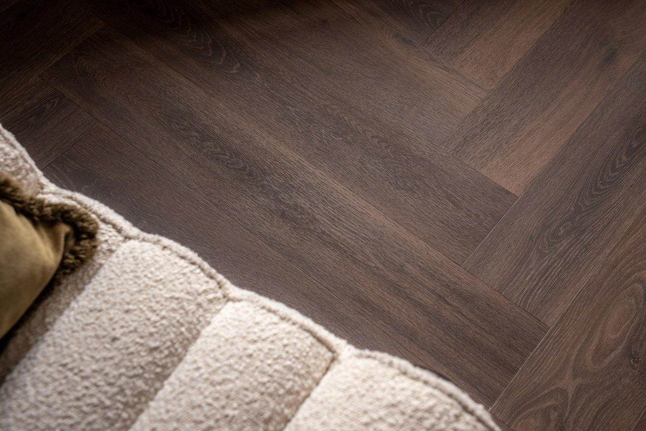 Solza Walvisgraat Plak PVC Desio Dark - ULTRAMAT - SLZ - 5024 - Solza.nl