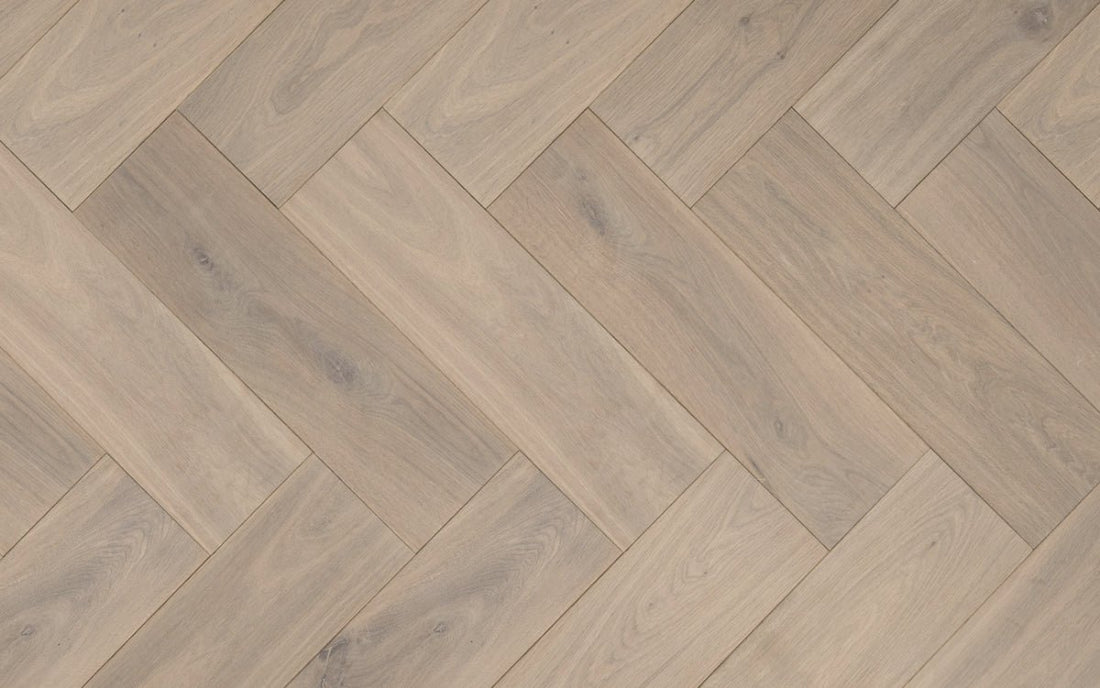 Parquet à chevrons Chêne rustique Multiplank Double Smoked &amp; White Oiled - Solza