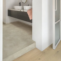 Quick-Step Blush SGTC20308 Cemento warm beige - Vierkante tegel plak PVC - Solza.nl