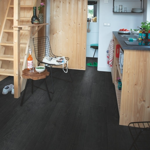 Quick-Step Impressive IM1862 - Gebrande planken - Zwart laminaat Shou Sugi Ban