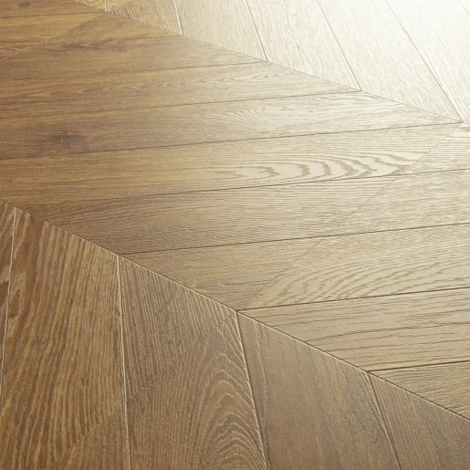 Quick-Step Impressive patterns IPA4162 - Chevron chêne brun - Parquet de château en point de Hongrie