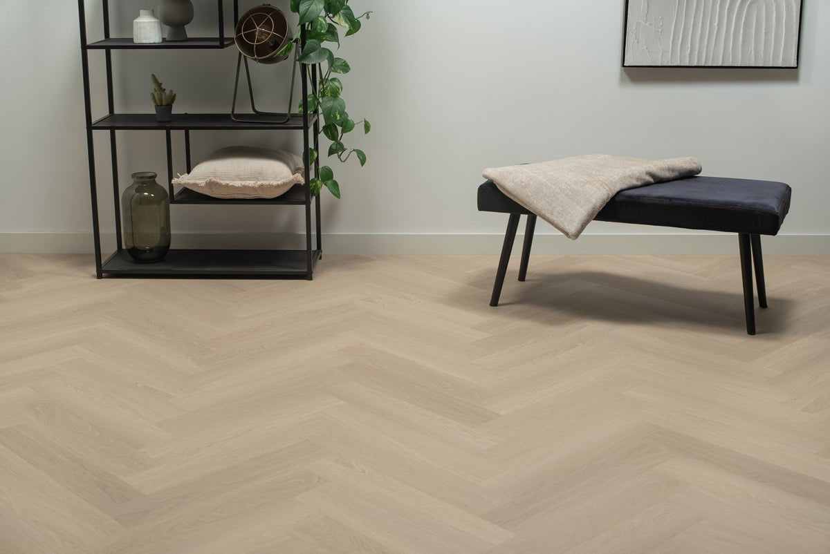 Floer Beige Eiken Visgraat Click PVC FLR - 3931 - Solza.nl