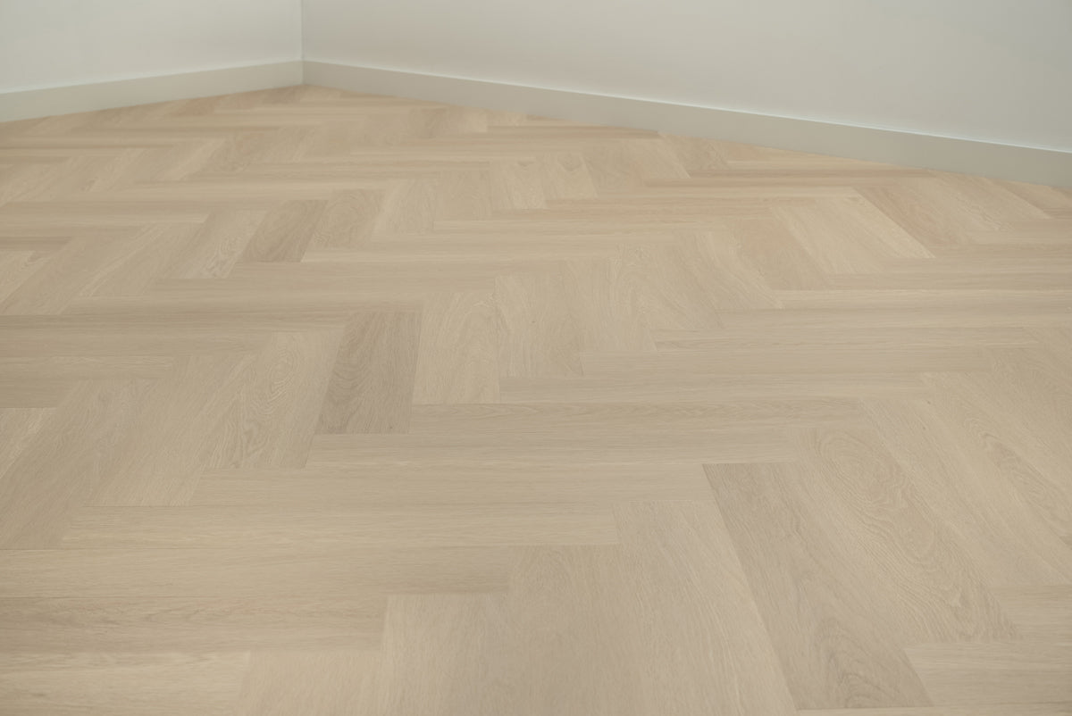 Floer Beige Eiken Visgraat Click PVC FLR - 3931 - Solza.nl
