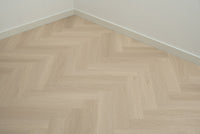 Floer Beige Eiken Visgraat Click PVC FLR - 3931 - Solza.nl