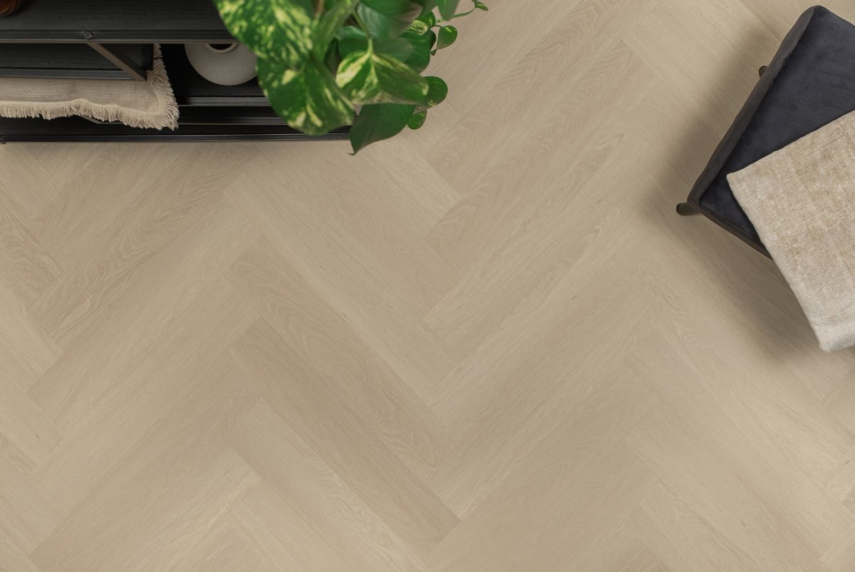 Floer Beige Eiken Visgraat Click PVC FLR - 3931 - Solza.nl
