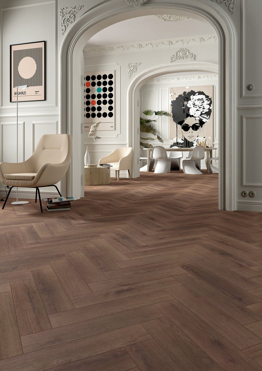 Floer Diepbruin Eiken Hybride Laminaat Visgraat FLR - 1624 - Solza.nl