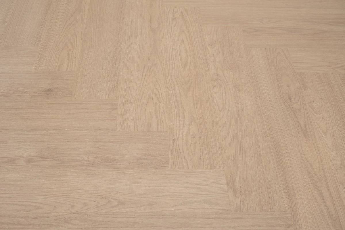 Floer Humphrey Hazelbruin Hybride Laminaat Walvisgraat FLR - 1616 - Solza.nl