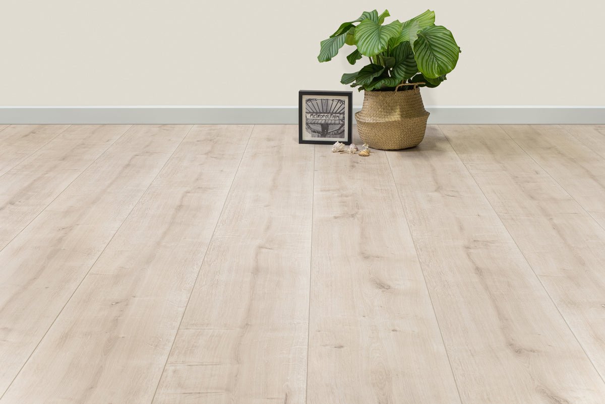 Floer Light Oak Hybrid Laminate Country House FLR-1026
