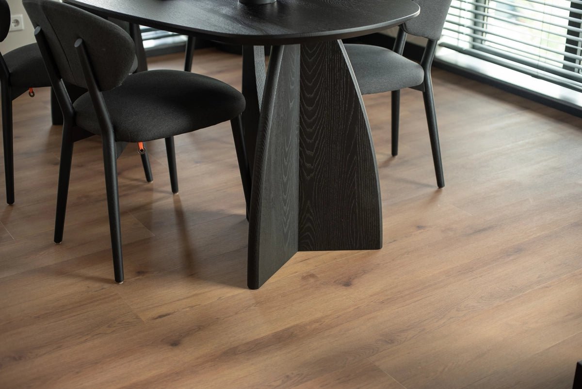Floer Nootdorp Nootbruin Eiken FLR - 3046 - Dorpen Plak PVC - MEGAMAT - Solza.nl