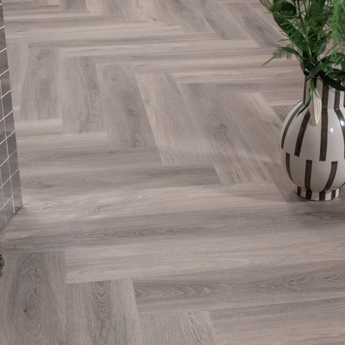 Solza Walvisgraat Plak PVC Genua Greige - ULTRAMAT - SLZ - 5023 - Solza.nl