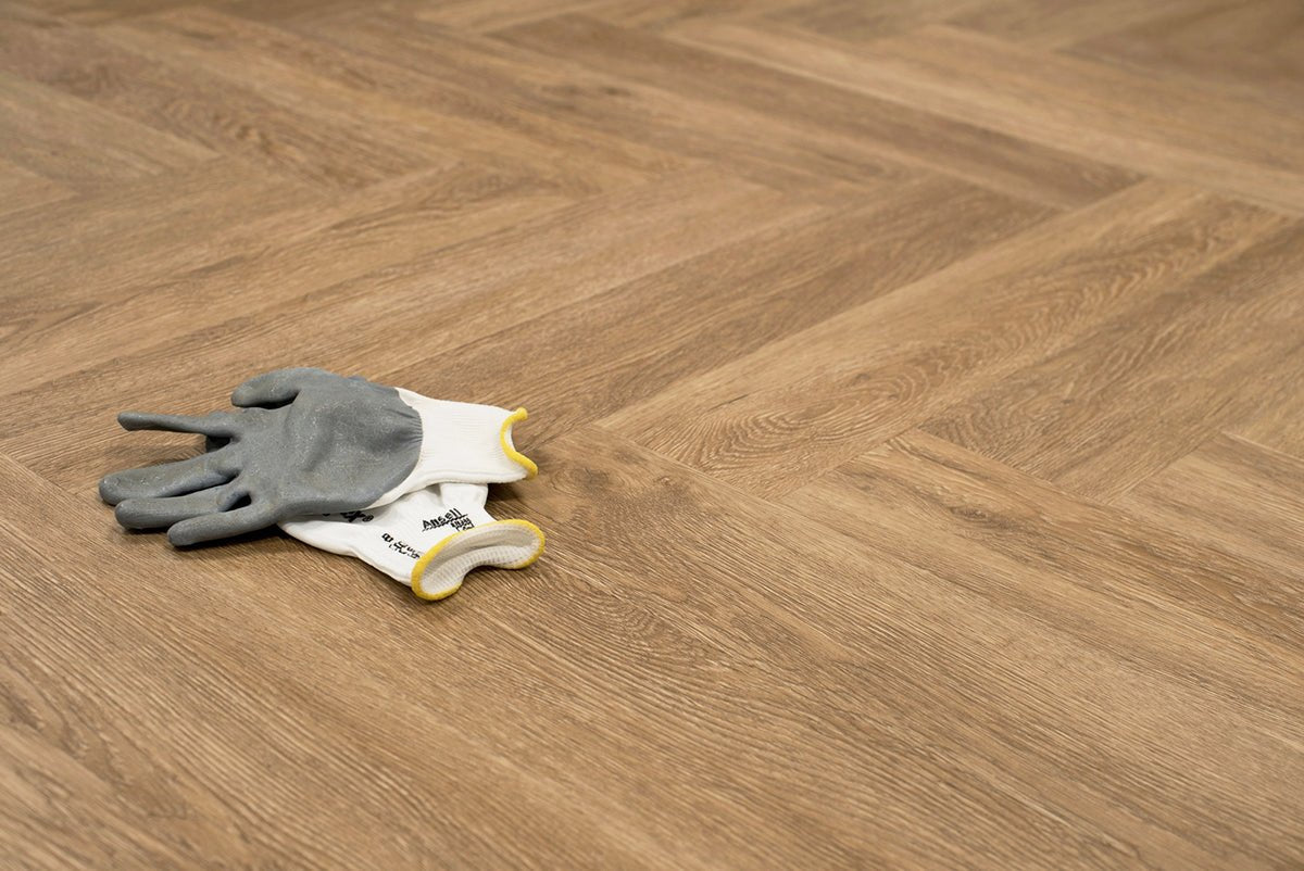 Floer Visgraat PVC Warmbruin Eiken - Solza