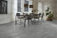 Floorlife Click PVC Tegel Ealing Grey 7412 SRC - Natuursteen look 91 x 45.5 cm - Solza.nl