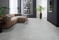 Floorlife Click Dalle PVC Ealing Gris Clair 7413 SRC - Aspect béton 91x45.50 cm - Solza.fr