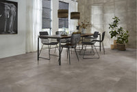Floorlife Click PVC Tegel Ealing Warm Grey 7410 SRC - Solza.nl
