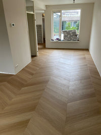 Floorlife Yup Fulham Chevron Warm Oak 1614 Dryback PVC - Hongaarse Punt - Solza.nl