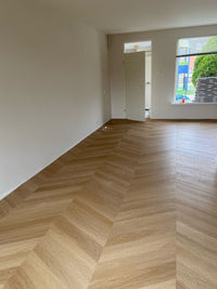 Floorlife Yup Fulham Chevron Warm Oak 1614 Dryback PVC - Hongaarse Punt - Solza.nl