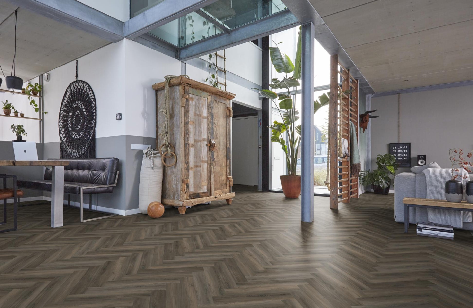 Floorlife Yup Herringbone Paddington Dark Grey Dryback PVC - Solza.nl